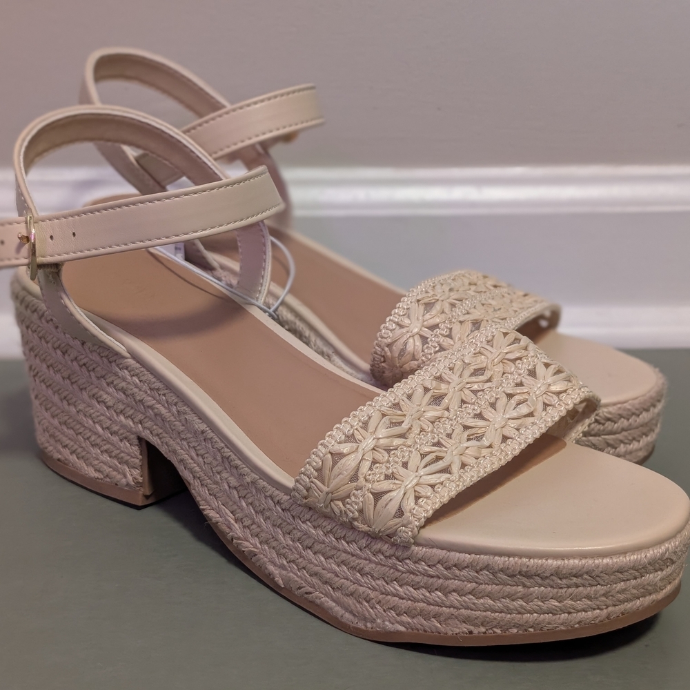 Old Navy Cream Woven Wedge Sandals
